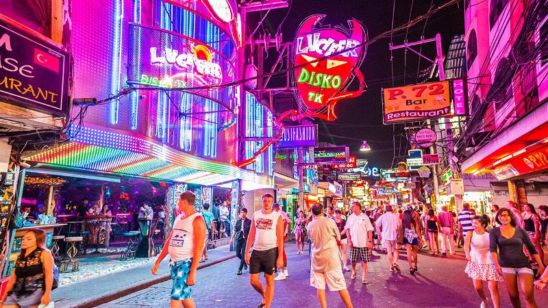 Video from a Walking Street brawl on Sunday night in Pattaya - The