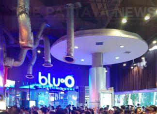 Massive lines, school truancy mark Major Cineplex 25th anniversary 25 baht deal in Pattaya