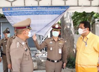 Pattaya City Hall leaders ask local entertainment business owners to wait for further information next week, not panic