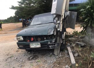 Teenage suspect arrested after colliding with other vehicle, fleeing and then crashing his truck in Pattaya area