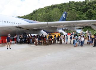 Unique coffee shop in airplane closed temporarily in Sattahip after going viral and attracting thousands of visitors
