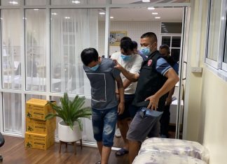 Район 2 Полиция арестовала двух известных угонщиков мотоциклов в районе Паттайи.