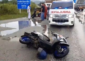 Молодая женщина на мотоцикле погибла в ДТП в Чонбури.