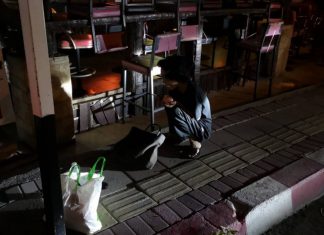 Homeless person arrested after allegedly throwing rocks at vehicles on Second Road in Pattaya
