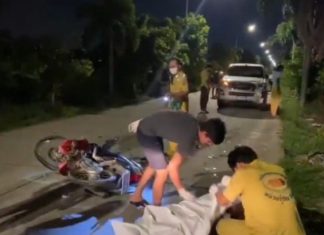 Motorbike driver killed after colliding with pickup truck in Chonburi