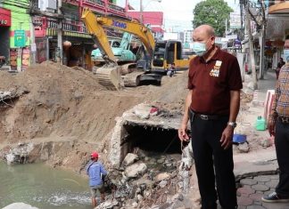 Строительство дренажной системы в Наклуа отстает от графика более чем на пять месяцев, говорит заместитель мэра Паттайи.