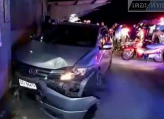 Два человека пострадали в результате столкновения седана с мотоциклом в Сираче