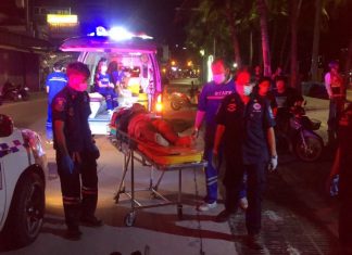 American man hit by motorbike driver while crossing Beach Road in Pattaya