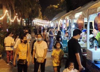 Eastern Colorful Beach Road Festival begins in Pattaya and runs through weekend