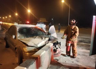 Car driver goes missing after crashing his vehicle into a road barrier in the Pattaya area