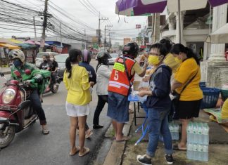 Market vendors make and give away for free 200 kilograms of rice noodles in Pattaya to commemorate His Royal Majesty King Bhumibol Adulyadej The Great (Rama IX)