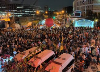 Prominent pro-democracy protest leaders announce escalated protest at Ratchaprasong intersection of Bangkok this evening after physical altercations with police forces and pro-institution opposition yesterday at Parliament