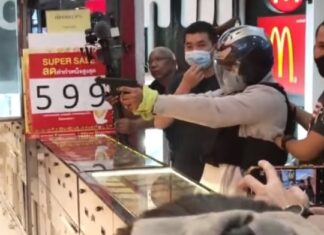 AGGIORNAMENTO: Sospetto di rapina in negozio di oro Chonburi arrestato a Rayong – VIDEO