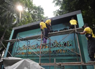 Pro-institution volunteers gather at Police headquarters in Bangkok for ‘big cleaning’ activity to remove graffiti from pro-democracy protesters
