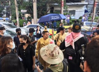 Two pro-democracy activists, one being a 16-year-old teenager, summoned to Bangkok police station over lésé majesté charges