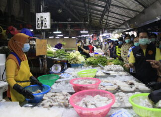 Authorities inspect wet markets and construction sites in Banglamung