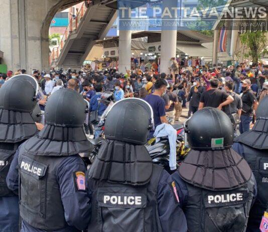 Thai Government warns against gatherings, including political protests, due to Covid-19, states the prohibition is due to concern for people’s health