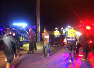 Conductor muere después de que su motocicleta choca contra un poste de energía en Banglamung