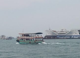 Koh Larn re-opens to visitors after over two week Covid-19 related closure