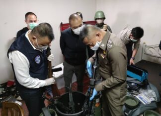 Chinese staatsburger, 37, gearresteerd in Samut Prakan wegens het naar verluidt in bezit hebben en verkopen van “wapens voor oorlogsvoering” via sociale media