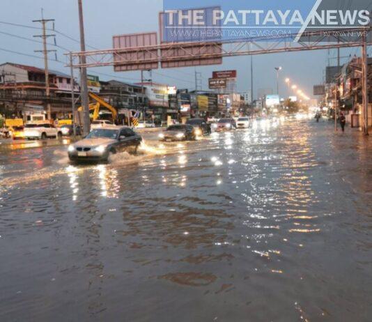 Heavy rain and flooding paralyze Pattaya roads yesterday – PHOTO tour