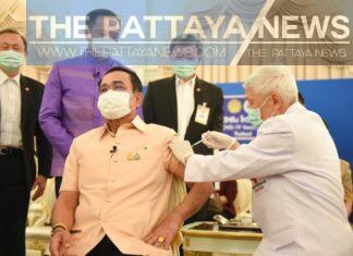 Prime Minister, along with cabinet ministers, successfully receives Thailand’s first shot of AstraZeneca’s Covid-19 vaccine this morning