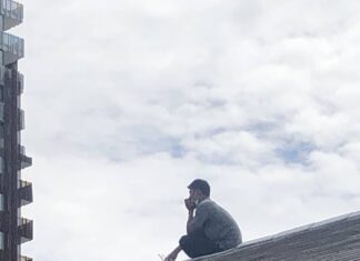 Un Thaïlandais sauvé en toute sécurité après avoir grimpé et été sur les toits d'un hôtel à Pattaya pendant plus de 13 heures