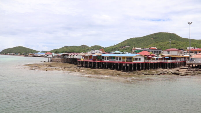 ผู้ประกอบการร่มเตียงเกาะล้านเปิดเผยนักท
