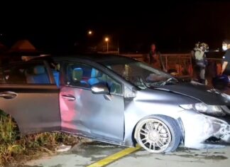 Driver and passenger injured after crashing their vehicle into a road barrier in Pattaya area