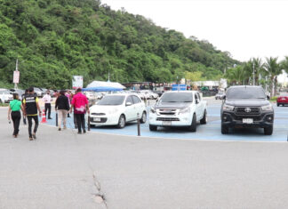 Pattaya City officials investigate alleged public parking fee scams at Bali Hai Pier
