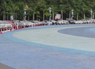 Video: Pattaya City officials investigate alleged public parking fee scams at Bali Hai Pier