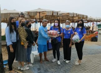 Video: i proprietari di attività commerciali locali a Pattaya aiutano i bisognosi durante le vacanze di questa settimana