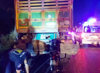 Unidentified rider seriously injured after crashing his motorbike into a trailer truck in Chonburi