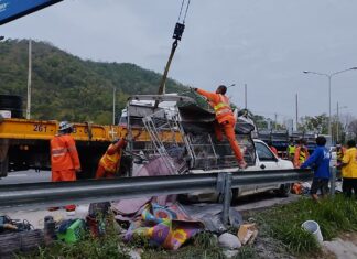 Pickup truck carrying eight people, mostly construction workers, overturns in Sri Racha, two seriously injured
