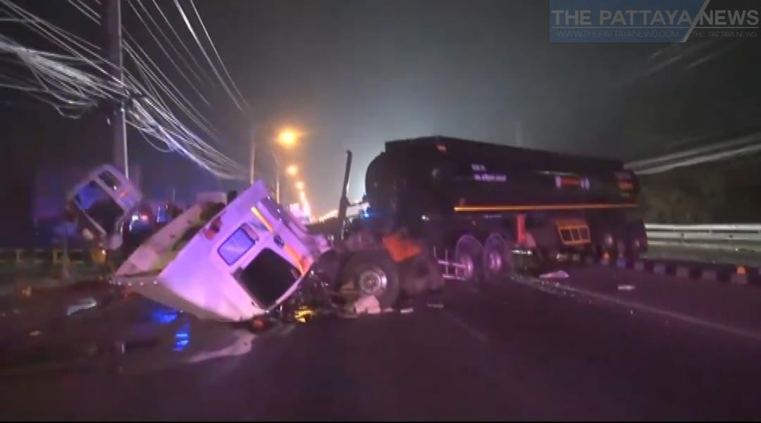 Two trucks collide with both drivers severely injured in Ban Bueng, Chonburi
