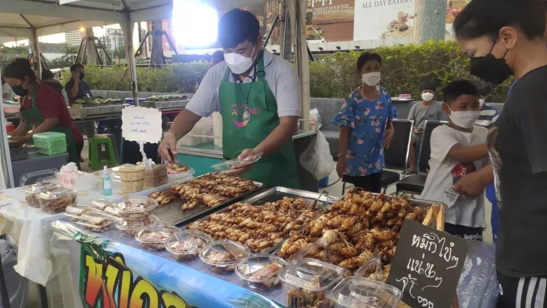 Video: Pattaya Squid Fair running all weekend long at Terminal 21