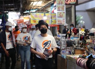 Pattaya mayoral candidate Kittisak goes on campaign rally on Soi Phothisan, saying city development is not all about road digging