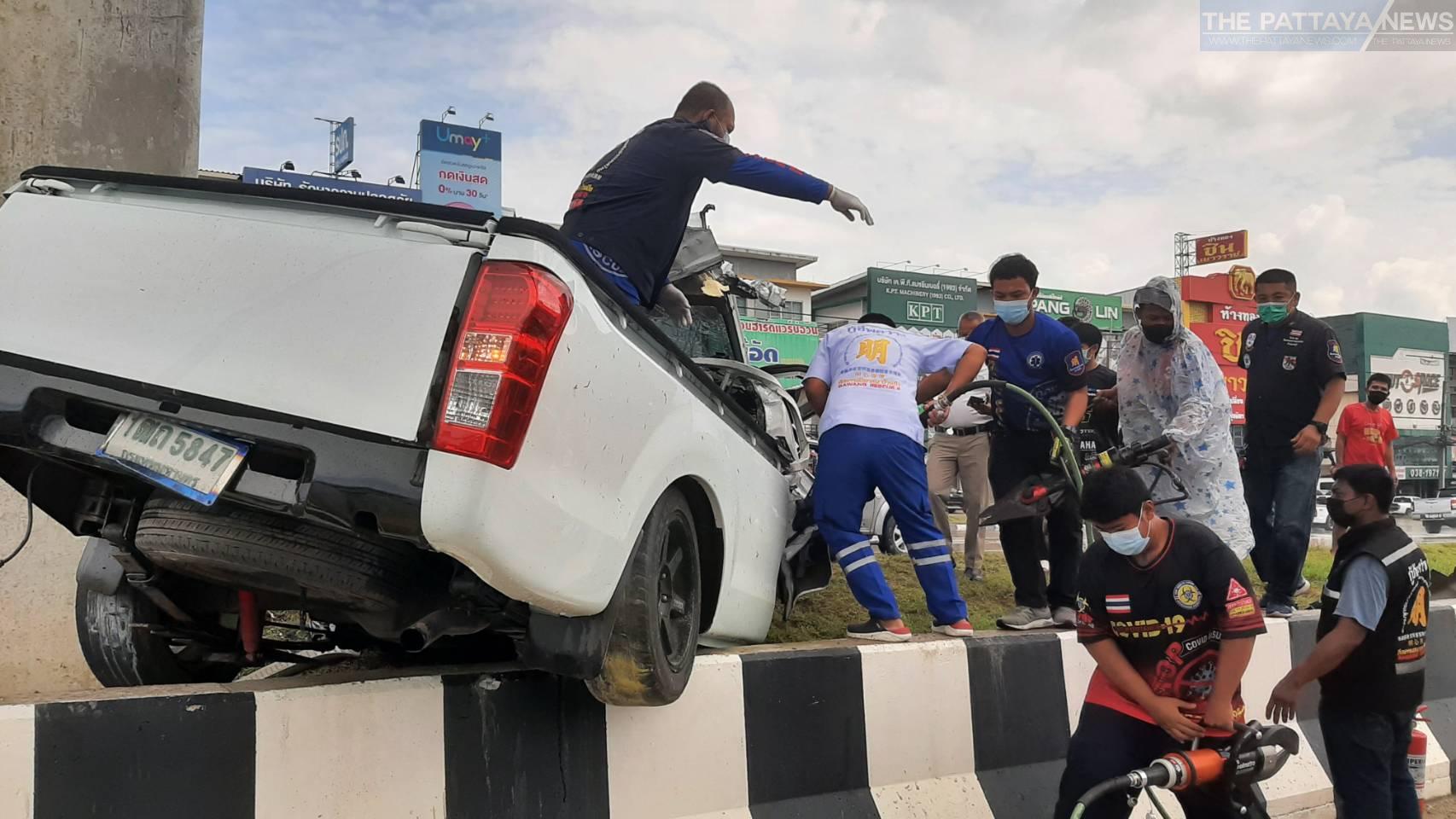 Pickup truck driver crashes into overpass beam in Sri Racha, 35-year-old man seriously injured