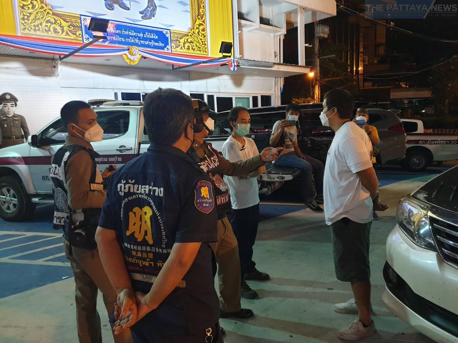 Video: Two young men fined in Pattaya for allegedly illegally having emergency sirens while driving