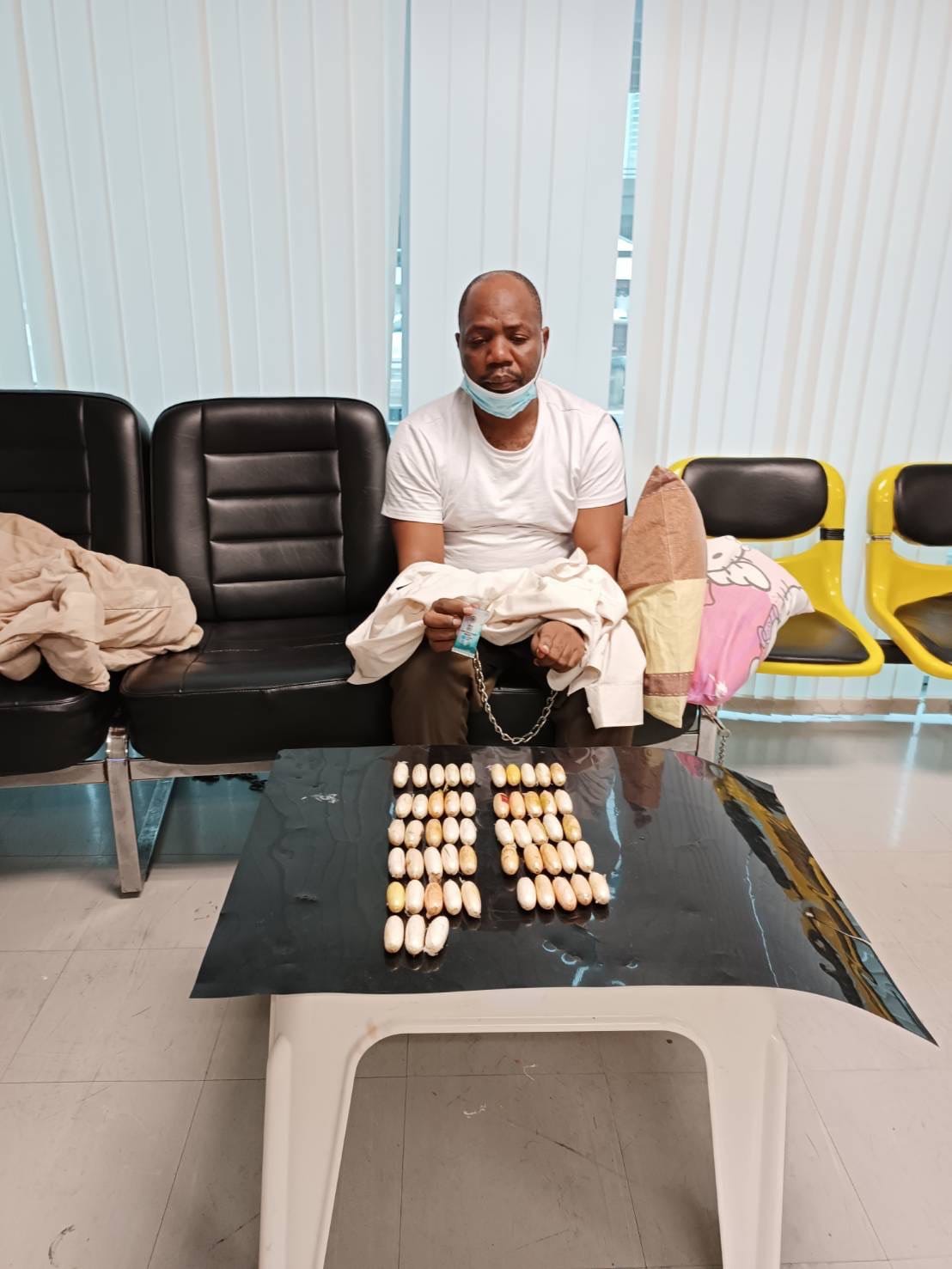 Tanzanian man arrested at Suvarnabhumi airport for allegedly smuggling 53 cocaine packages in his abdomen