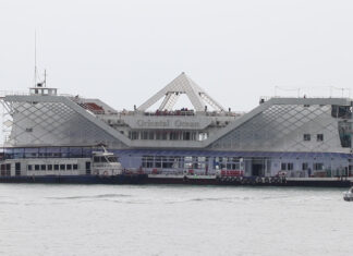 Видео: Морской бизнес-комитет Паттайи рассматривает возможность законного возобновления работы плавучих ресторанов в бухте Паттайи