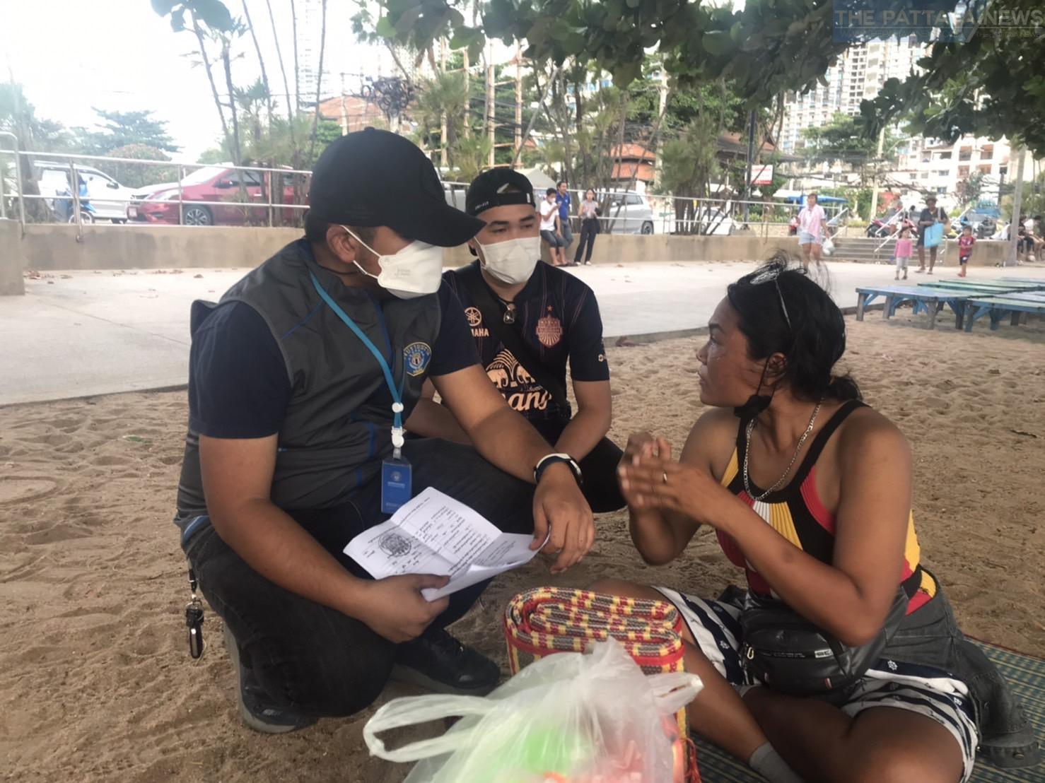 Woman arrested on a Pattaya area beach for allegedly opening fraudulent bank account involved in Chinese gambling website