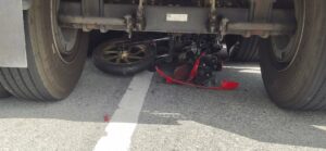 34-year-old motorbike rider dies after crashing into a truck in Sri Racha