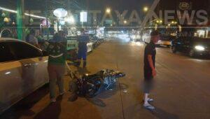 55-year-old female motorcyclist collides with a pedestrian and seriously injures herself in Pattaya