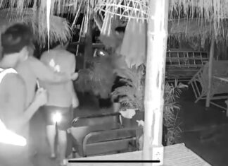 Seriendieb, der aus dem Nudelrestaurant in Pattaya gestohlen hat und vom Besitzer gefangen genommen wurde