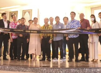 Lokala politiker och invånare firar full återöppning av det berömda nöjeskomplexet "Hollywood Pattaya" på lördag