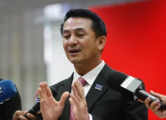 Pheu Thai Party hace una declaración de cambio de sentido sobre la presentación de la disolución del partido Bhumjaithai por su política de marihuana, algunos parlamentarios quieren que el cannabis sea recriminalizado como un narcótico ilegal en su lugar.