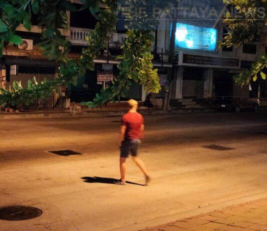 Pattaya Police Searching for Foreign Man and Thai Woman Caught on Video Having Sex in Public on Pattaya Road