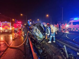 Minivan Crashes and Burns 11 People Alive in Nakhon Ratchasima Province