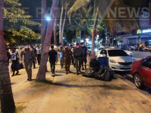 Pattaya City Officials Considering Banning Parking on Beach Side of Pattaya Beach Road Again